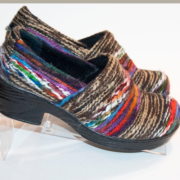born nadiyya clog